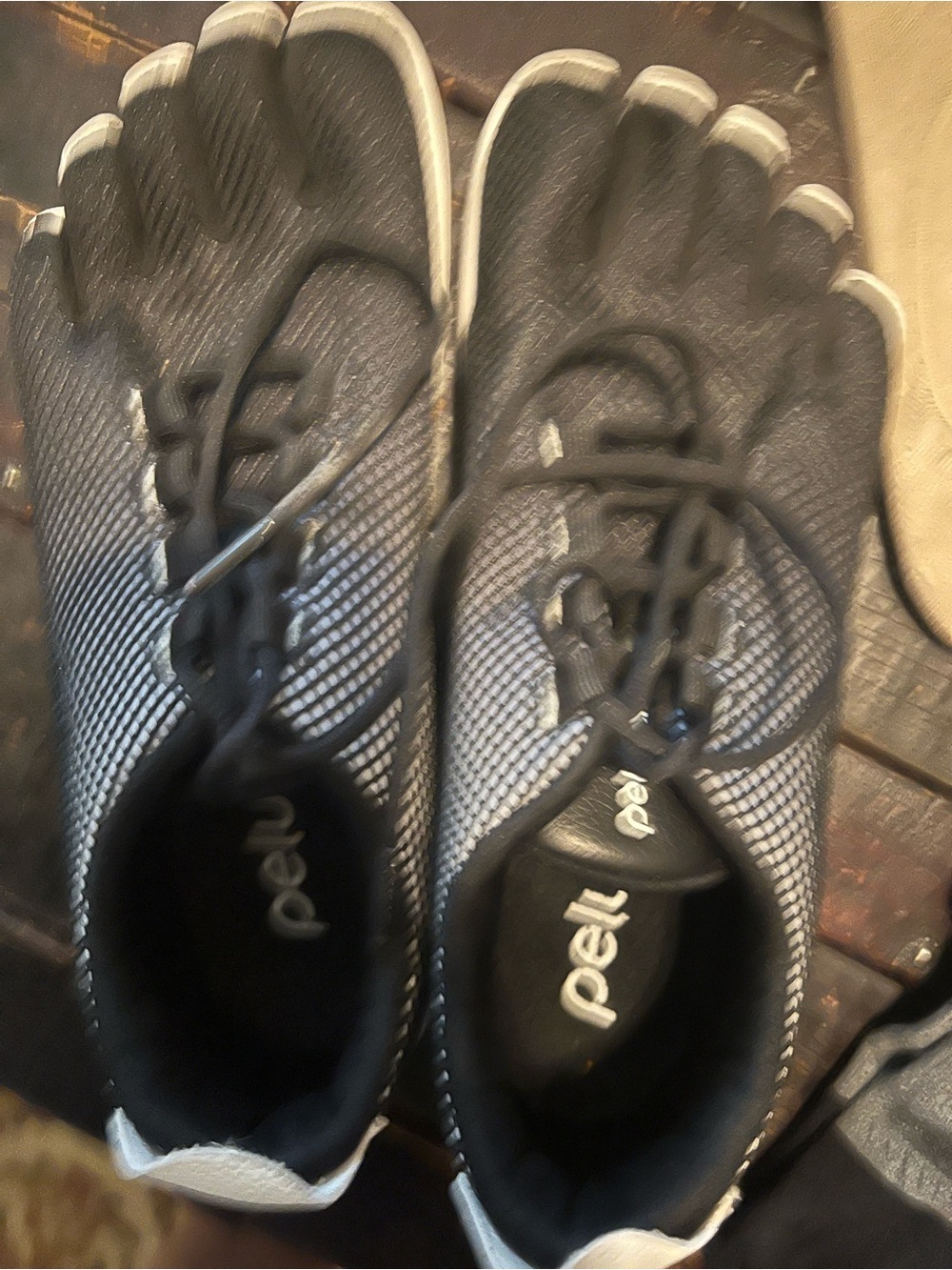 Peluva Minimalist Barefoot Toe Shoes Size 8.5 + 9 Pairs Toe Socks Bundle - Picture 2 of 3